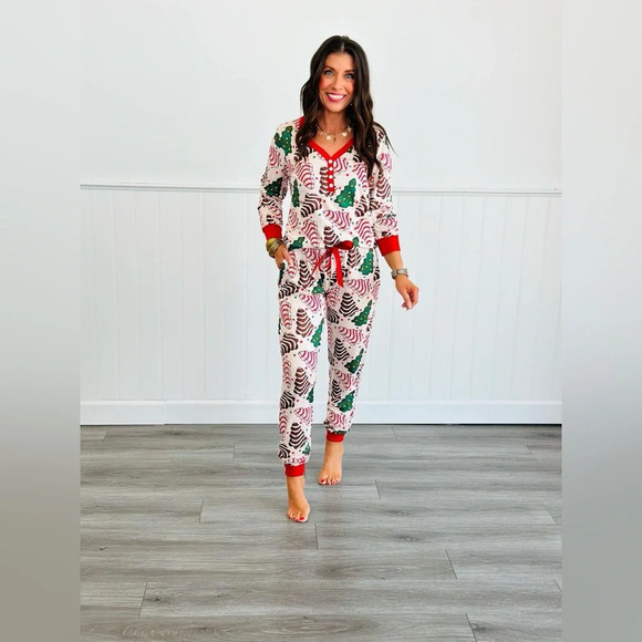 Shirley & Stone Christmas Cakes Jogger Lounge Pajama Sets for Women - Loungewear - Picture 1 of 10